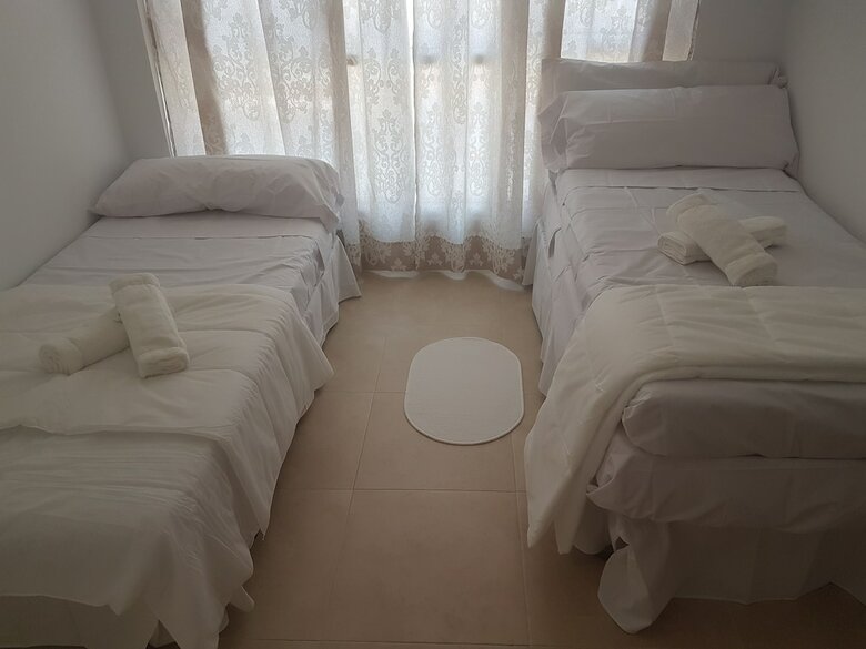 Hostal Residencia Universitaria Alboran