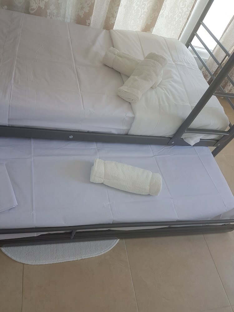 Hostal Residencia Universitaria Alboran