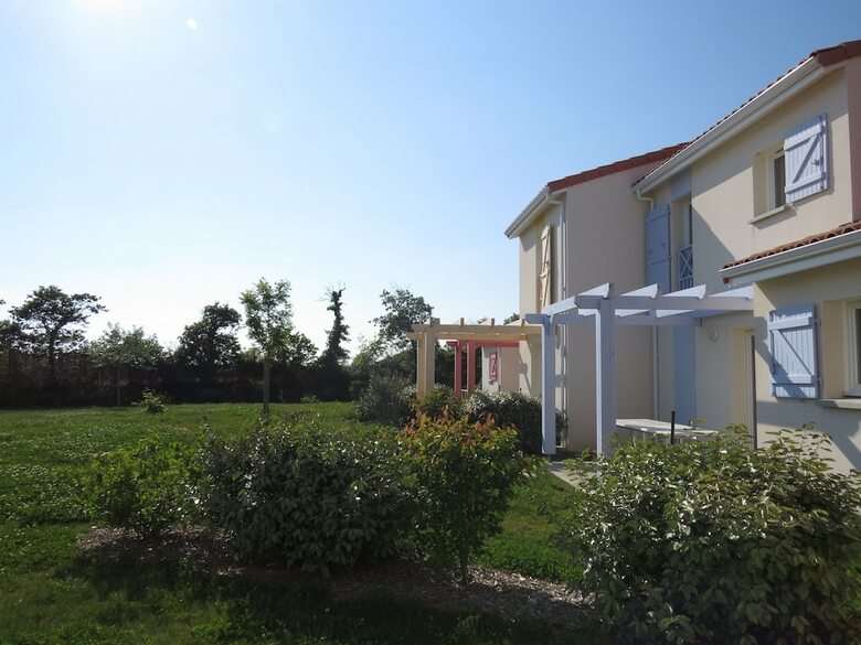 Hotel Les Vagues Bleues