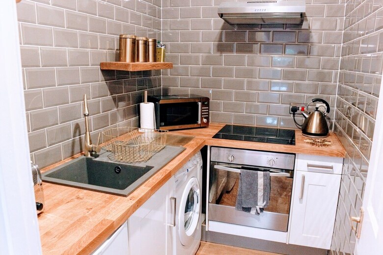 1 Bedroom Cottage Near Haymarket