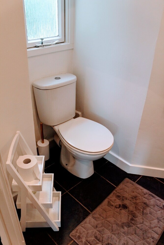1 Bedroom Cottage Near Haymarket