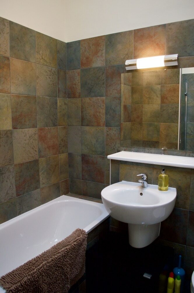 Apartamentos 3 Bedroom Central Flat With Castle Views