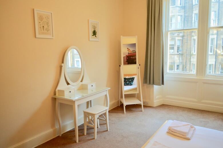 Apartamentos 3 Bedroom Bruntsfield Flat