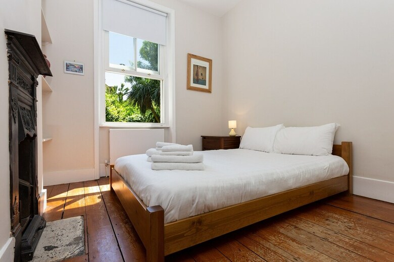 Two Bedroom House With Garden In Maida Vale