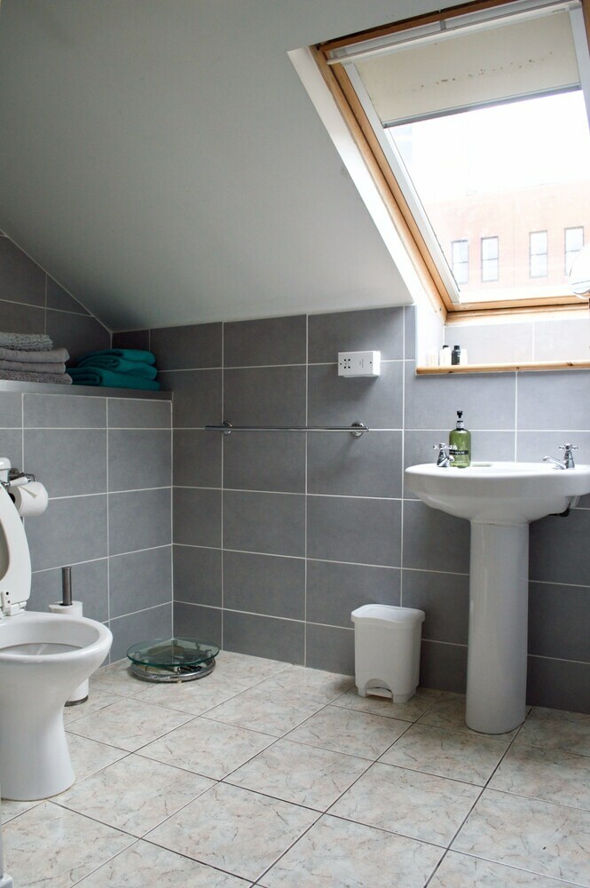 1 Bedroom Apartment With Balcony