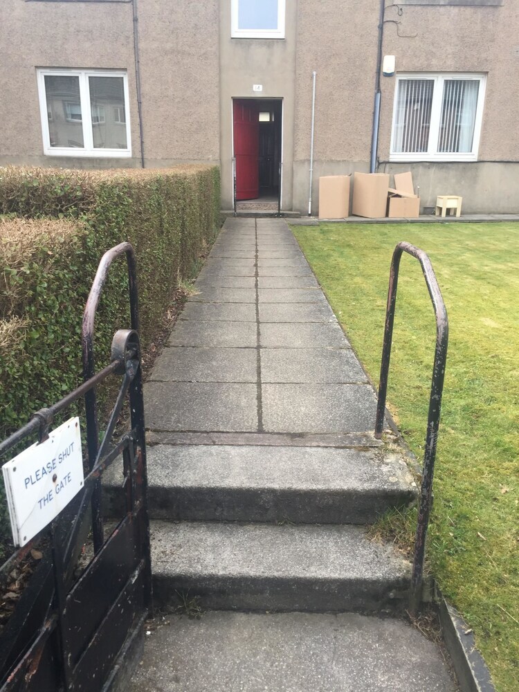 2 Bedroom Edinburgh Apartment