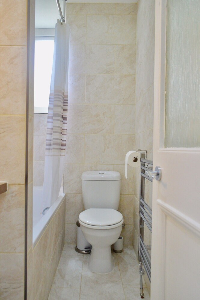 Apartamentos Spacious 3 Bedroom West End Flat