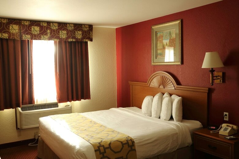 Hotel Baymont By Wyndham Perrysburg