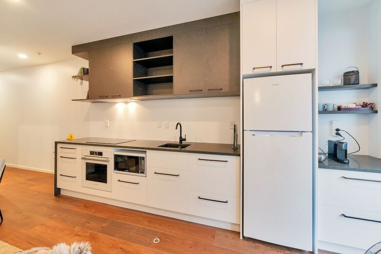 Chic & Stylish Apartment With Free Parking