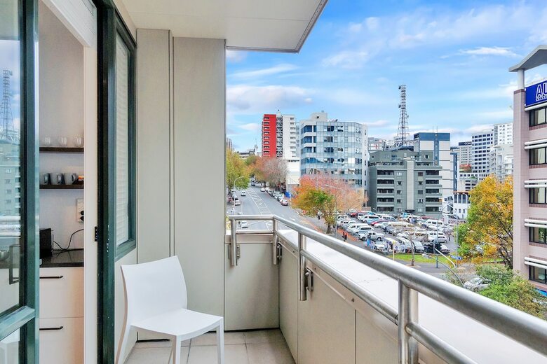 Chic & Stylish Apartment With Free Parking