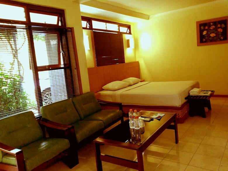Lestari Hotel & Resto