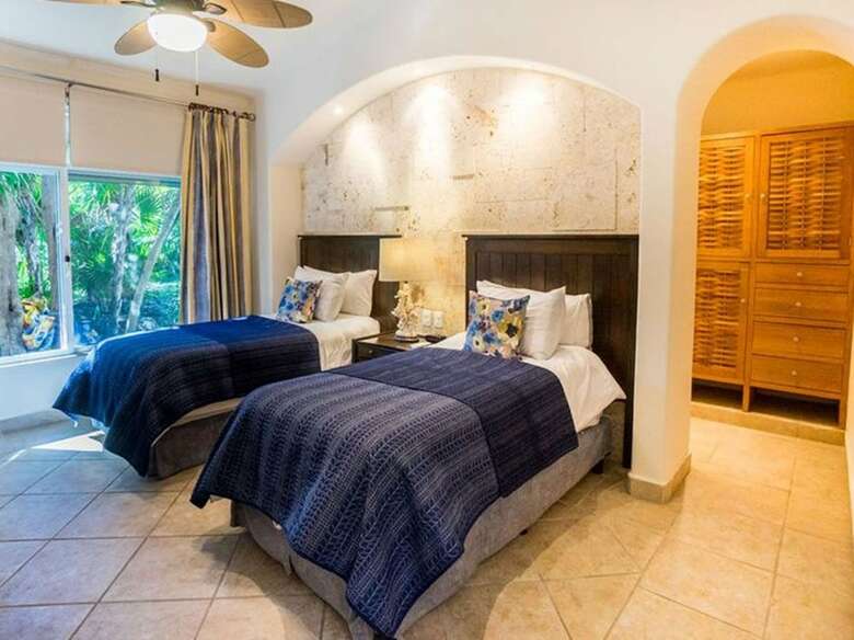 Paraiso Villa By Chezplaya