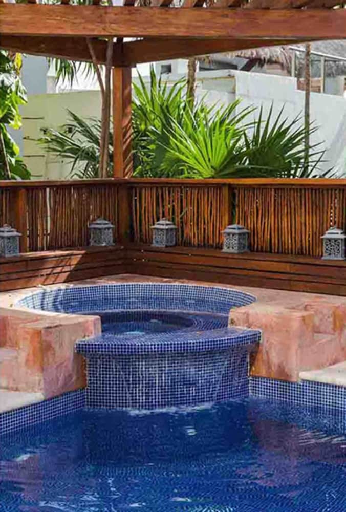 Hermosa Mayette Villa By Chezplaya