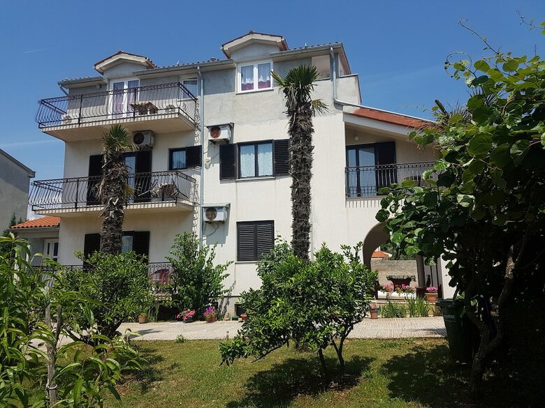 Apartments Zova