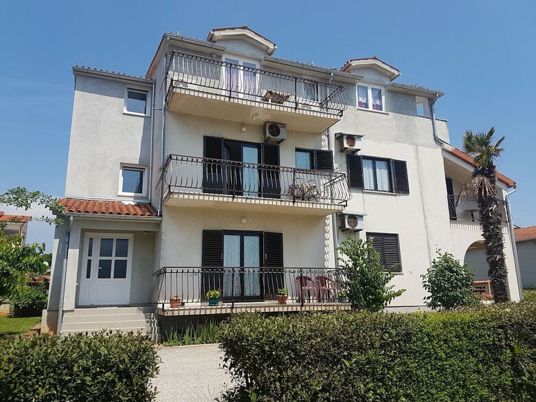 Apartments Zova