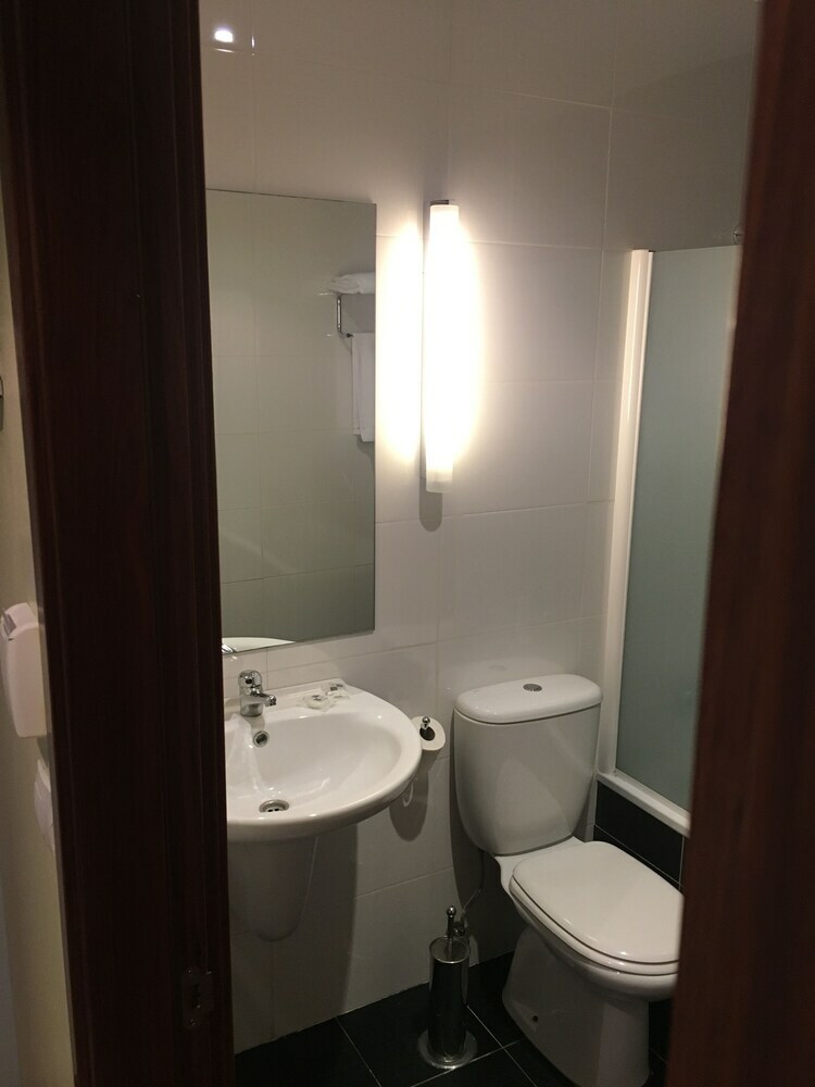 Hotel �rea de Servicios Los Chopos