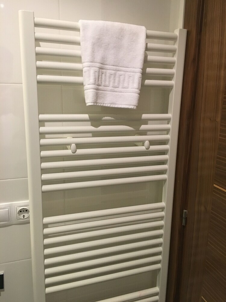 Hotel �rea de Servicios Los Chopos
