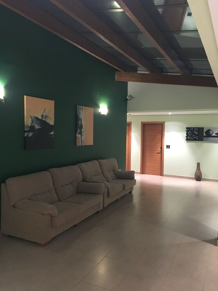 Hotel �rea de Servicios Los Chopos
