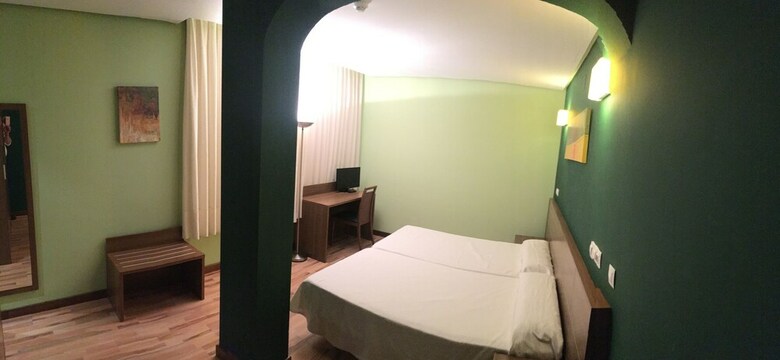 Hotel �rea de Servicios Los Chopos