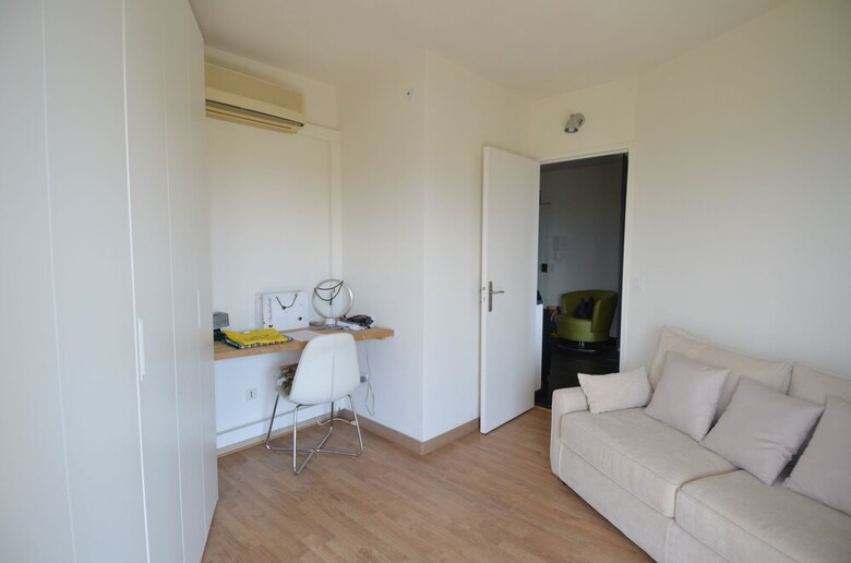 Apartment 6 Persons With Terrace And Swimming-pool In Fabron In Nice