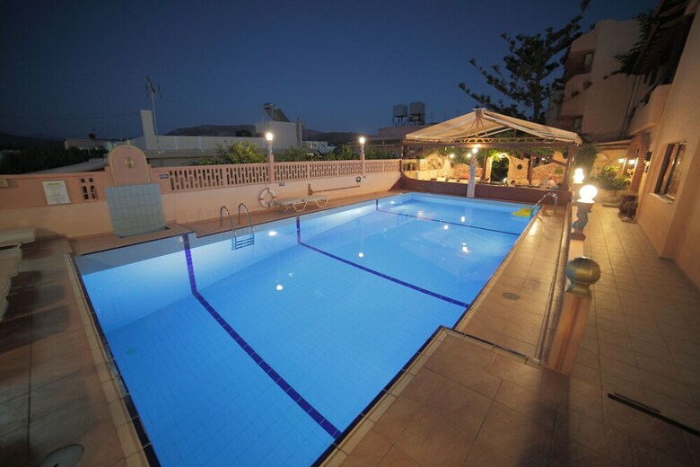 Apartamentos Evina Rooms & Villas