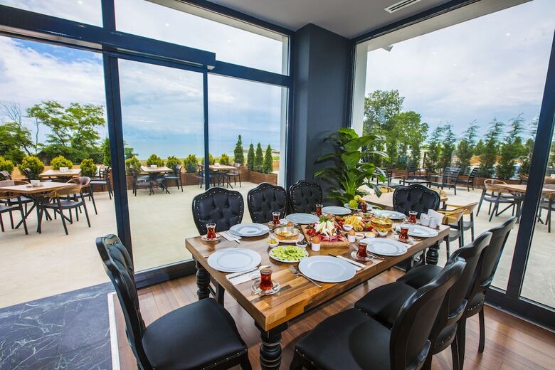 Royal Axis Suites Hotel Trabzon