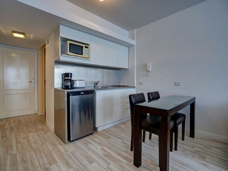 Apartamentos Cabello Square