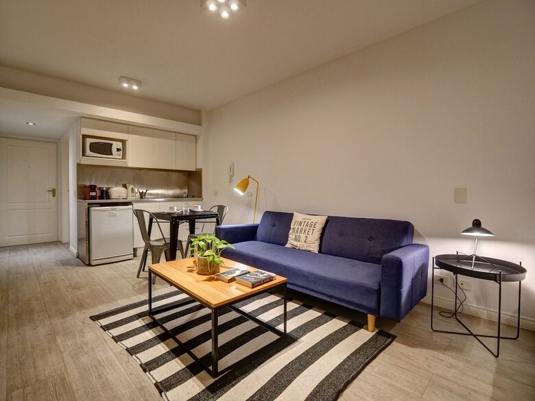 Apartamentos Cabello Square