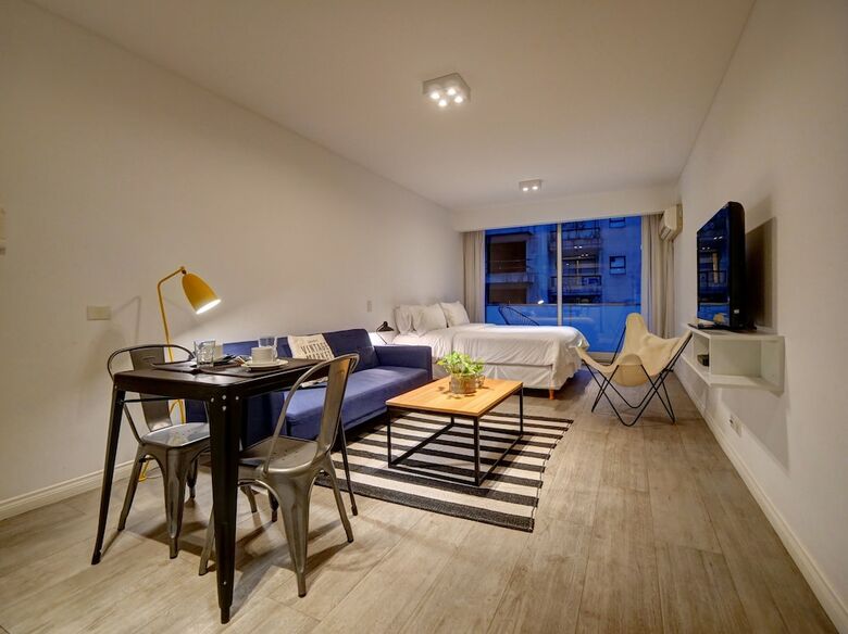 Apartamentos Cabello Square