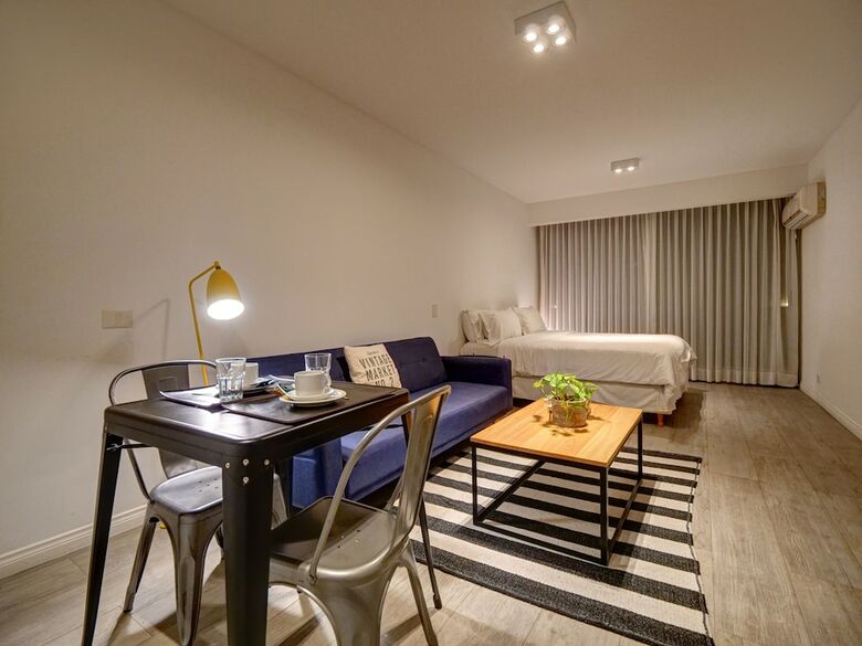 Apartamentos Cabello Square