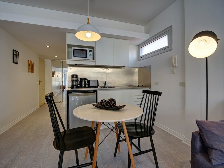 Apartamentos Cabello Square