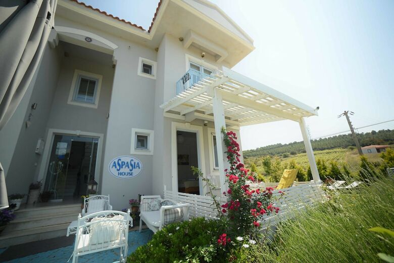 Hotel Aspasia House