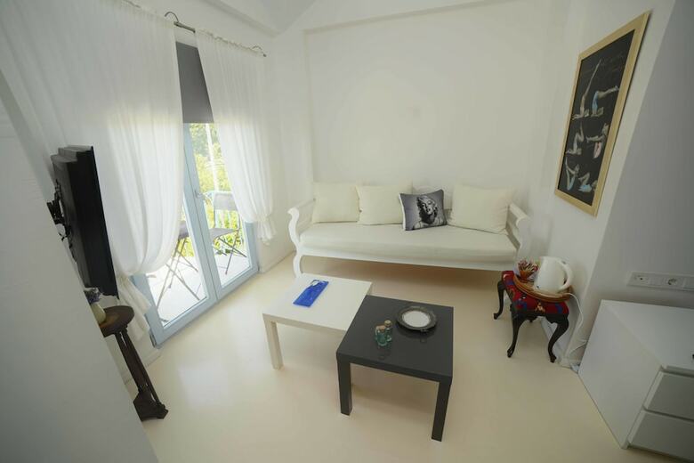 Hotel Aspasia House