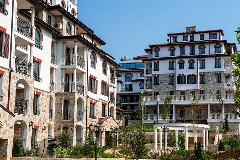 Apartments In Aparthotel Artur