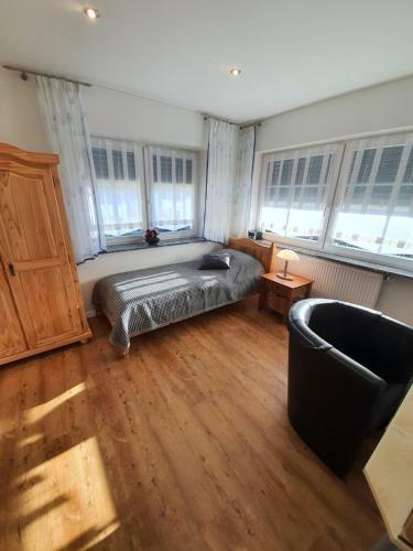 Hostal Landhaus Warndtwald Dependance