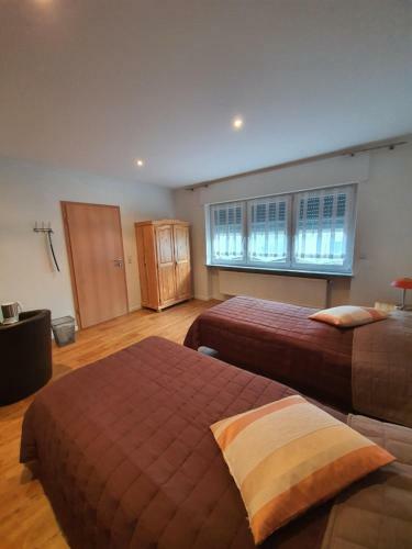 Hostal Landhaus Warndtwald Dependance