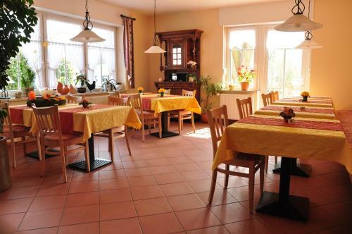 Hostal Landhaus Warndtwald Dependance