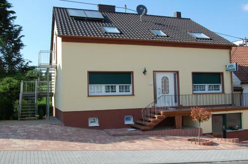 Hostal Landhaus Warndtwald Dependance