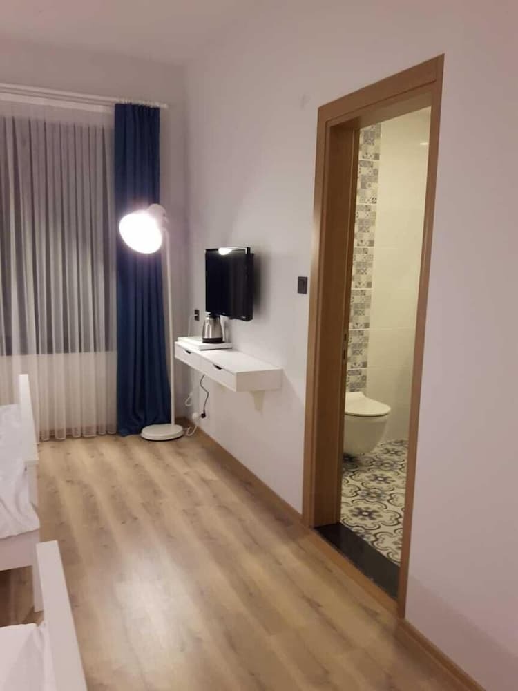 Eleia Hotel ?znik