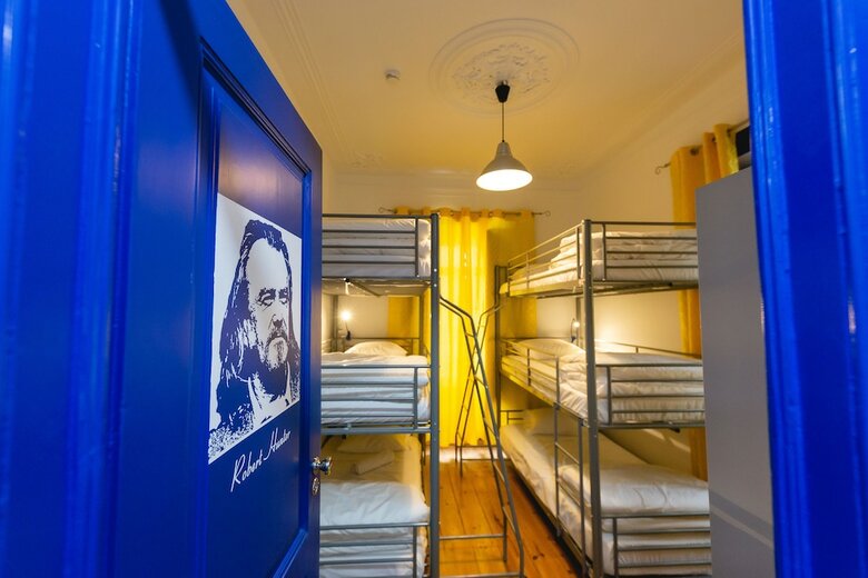 Hostal Help Yourself Hostels Parede
