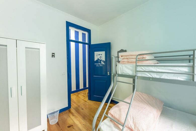 Hostal Help Yourself Hostels Parede
