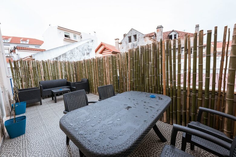Hostal Help Yourself Hostels Parede
