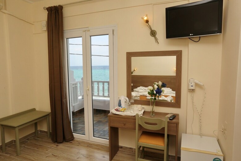 Summer Beach Hotel
