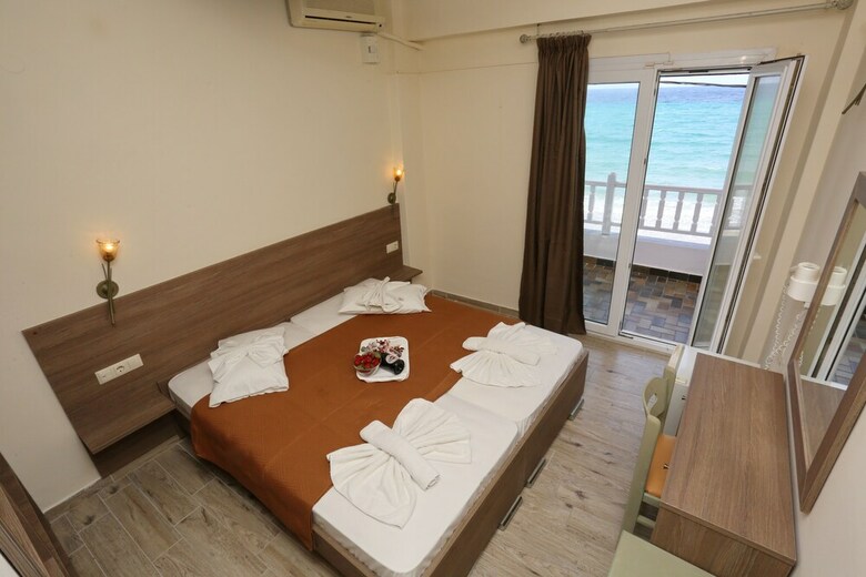 Summer Beach Hotel