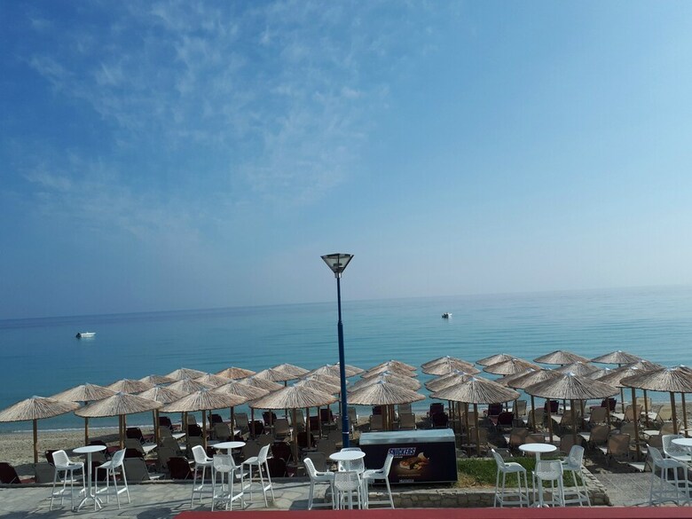 Summer Beach Hotel