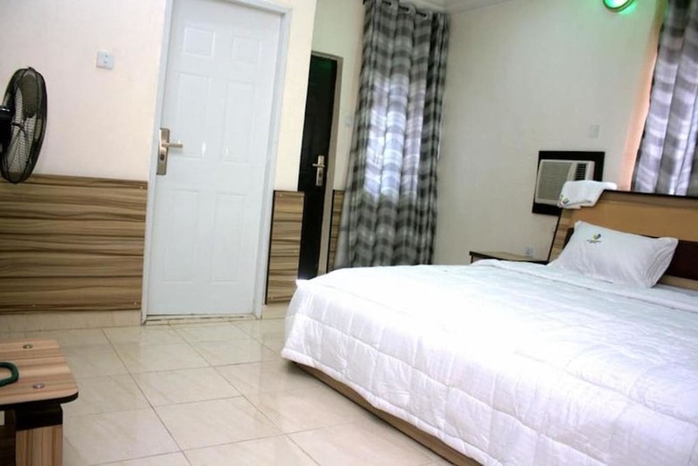 Mayoral Hotel & Suite