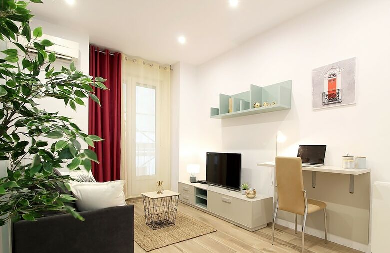 Apartamentos Charming Puerta Del Sol