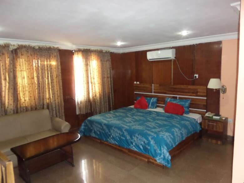 Hotel Koltotel Plaza And Suites
