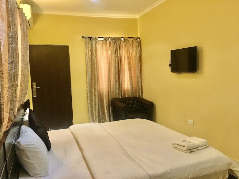 Providence Hotel And Suites