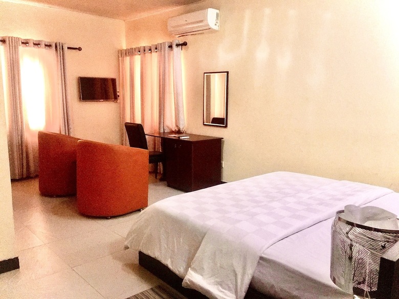 Providence Hotel And Suites